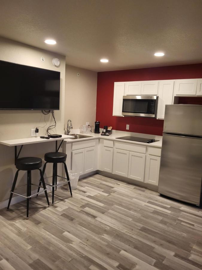 Red Fox Inn And Suites Waverly Buitenkant foto