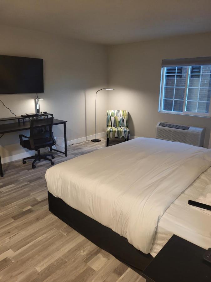 Red Fox Inn And Suites Waverly Buitenkant foto